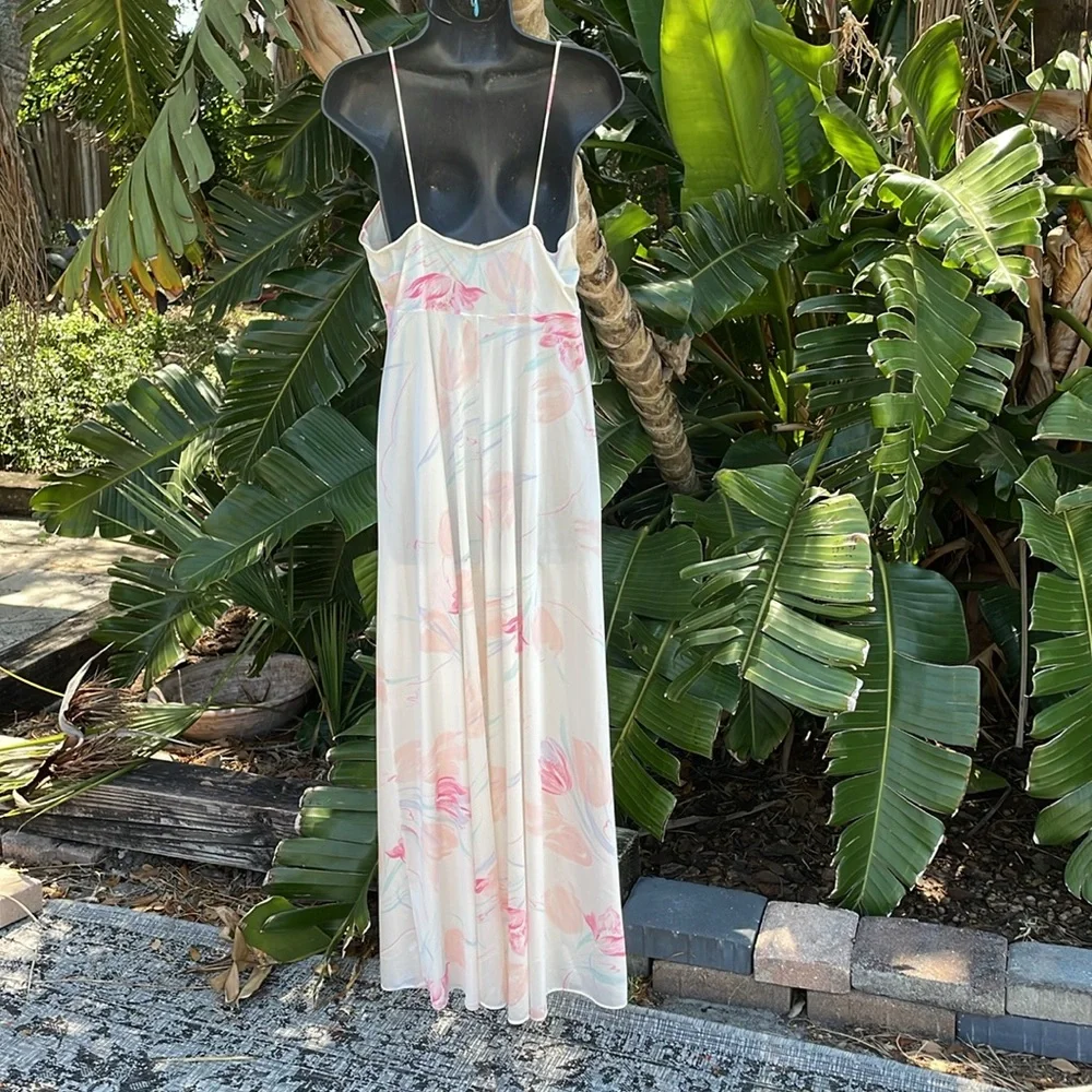 Vintage floral nylon nightgown or slip dress with full sweep - Picture 3 of 6